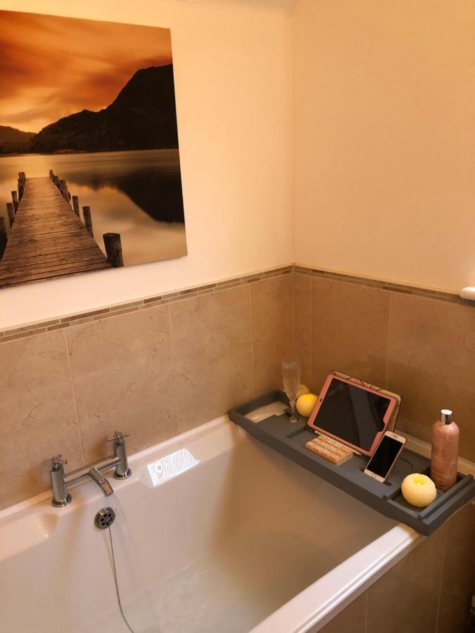 Six By The Sea - 2 Bed House - A Little Something For Everyone Saint Columb Minor Ngoại thất bức ảnh